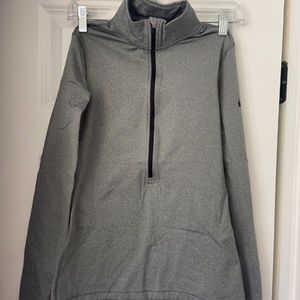 Nike Pullover (size S)
